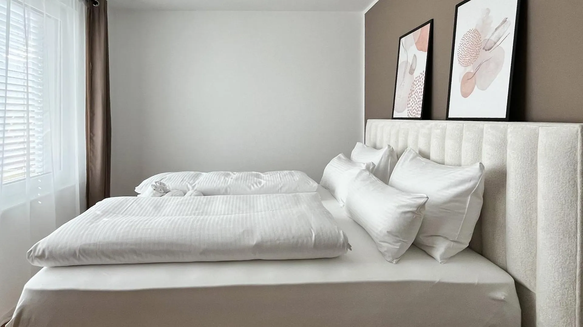 Apartment Yuva Homes Germering - 100M2 - Nahe Muenchen - 2 Baeder - Garten&Terrasse - S-Bahn