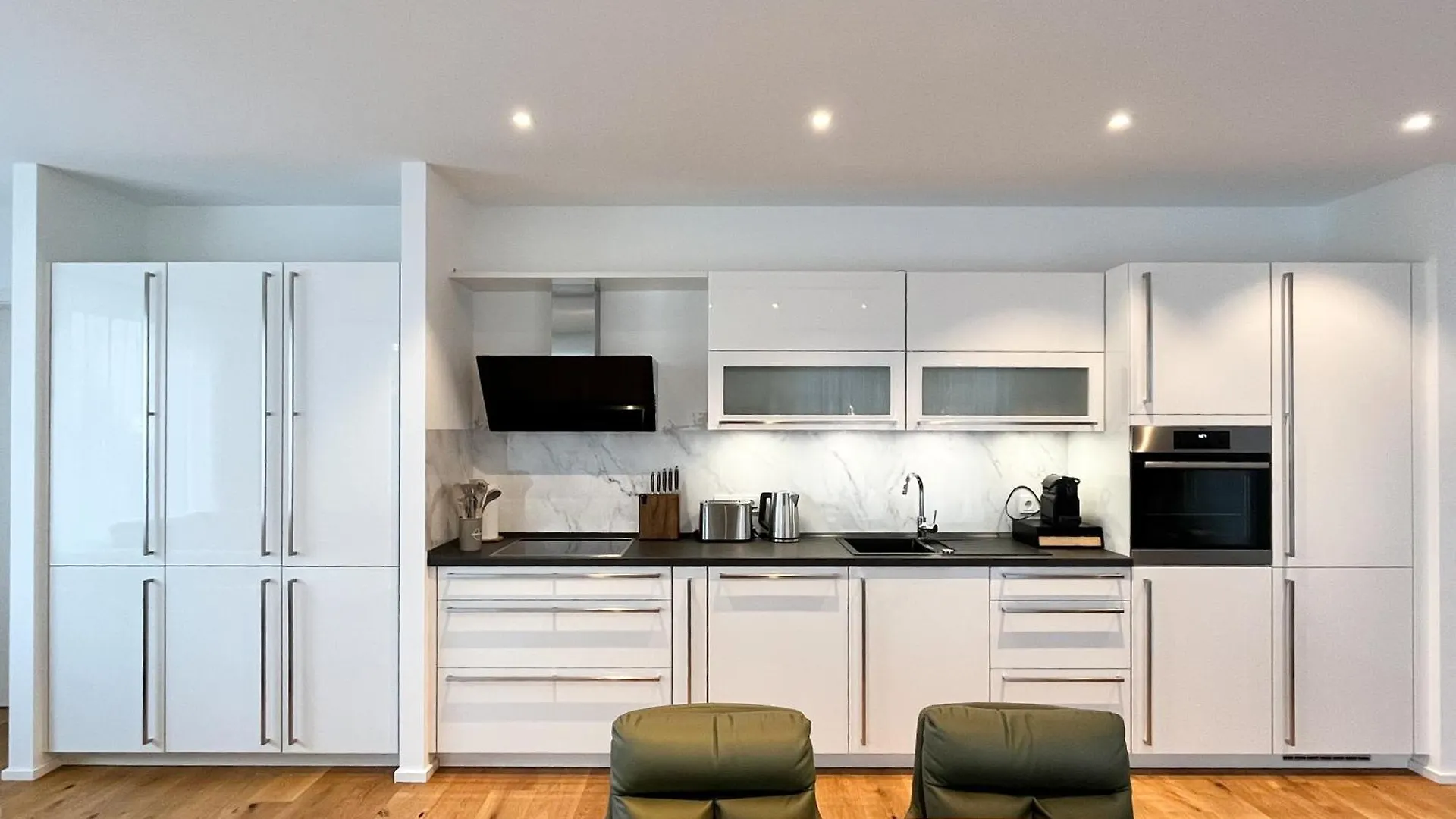 Apartment Yuva Homes Germering - 100M2 - Nahe Muenchen - 2 Baeder - Garten&Terrasse - S-Bahn